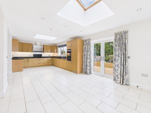 Kitchen- click for photo gallery